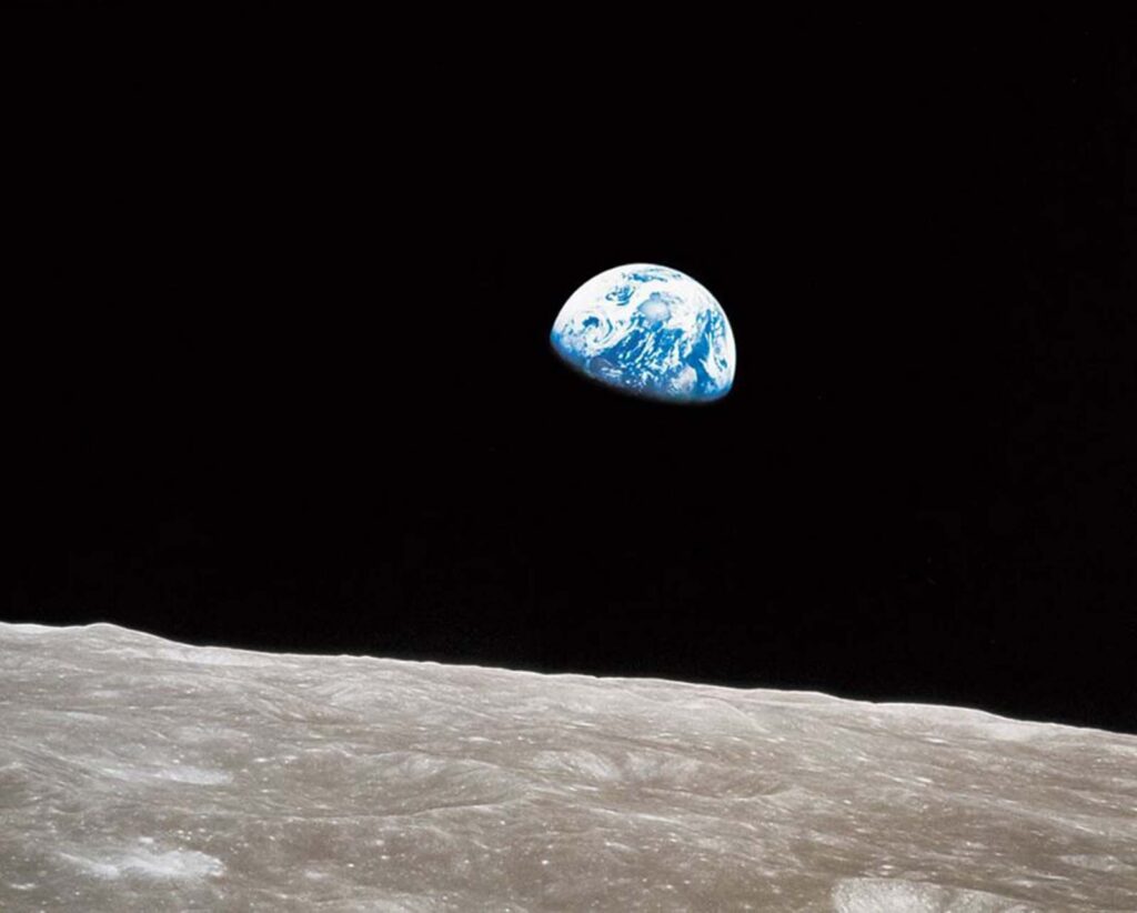 Φωτογραφία του William Anders μέλος του πληρώματος του Apollo 8 της NASA.