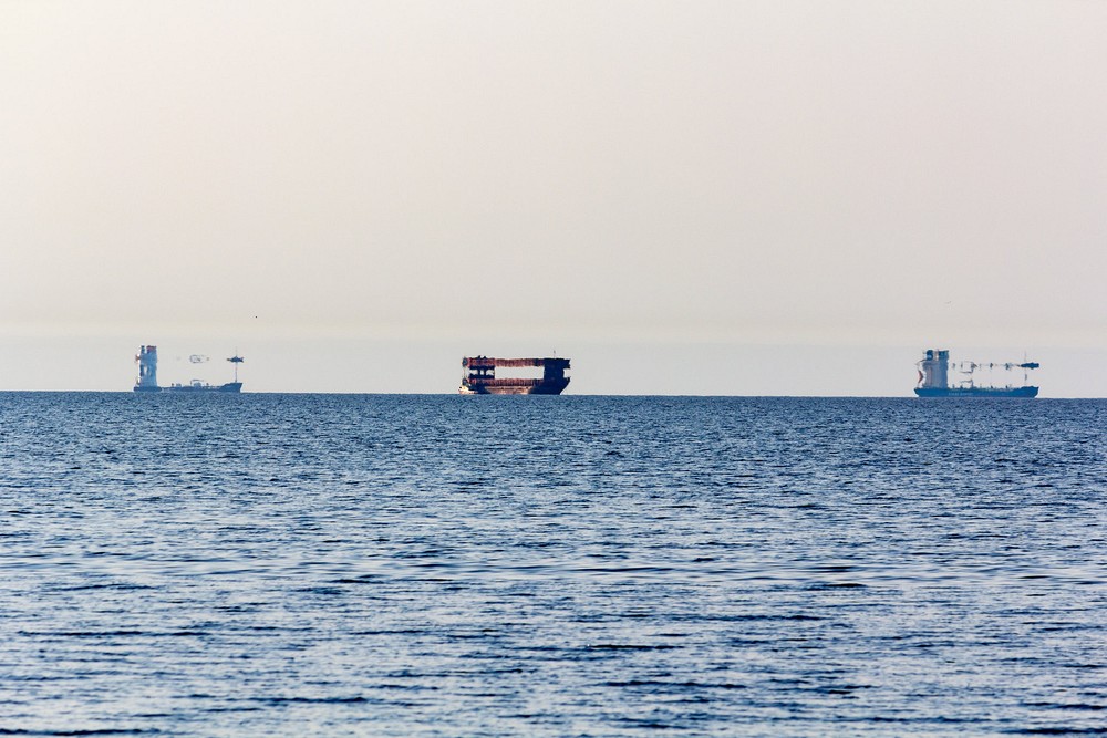 Ανεστραμμένα είδωλα πλοίων της Φάτα Μοργκάνα (©Juris Seņņikovs/Flickr)