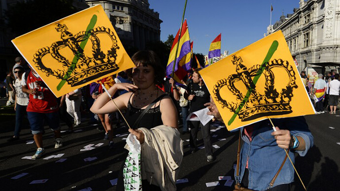 Στιγμιότυπο από διαμαρτυρία ενάντια στη μοναρχία στους δρόμους της Μαδρίτης το 2014 (©AFP Photo / Gerard Julien)
