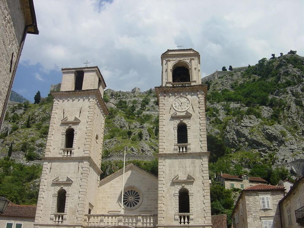 Ο Kαθεδρικός Ναός του Άγιου Τρύφωνα (πηγή: wikipedia)