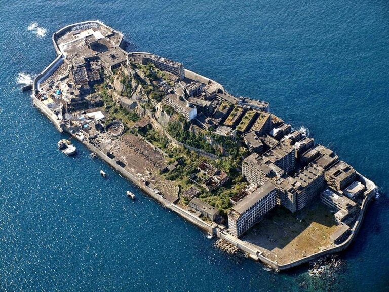 Τα σκοτεινά μυστικά του εγκαταλελειμμένου νησιού Χασίμα της Ιαπωνίας