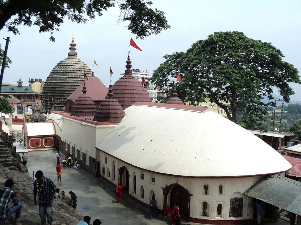 Ο ναός Kamakhya στο Guwahati είναι ένας ναός Sakta αφιερωμένος στη μητέρα θεά Kamakhya. (πηγή: wikipedia)