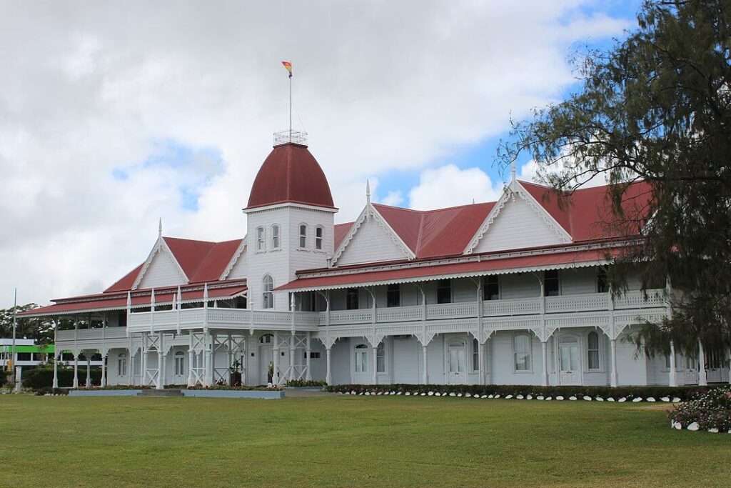 Το βασιλικό παλάτι των Τόνγκα στην πρωτεύουσα της χώρας, Νουκουαλόφα (πηγή: wikipedia)