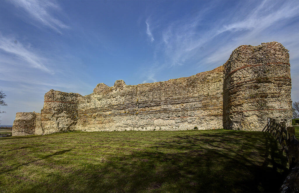 Τοίχος στο κάστρο Anderitum (που αργότερα μετονομάστηκε σε Pevensey Castle) στο ανατολικό Σάσσεξ, μέρος του Σαξονικού Συνόρου (πηγή: Wikimedia Commons)