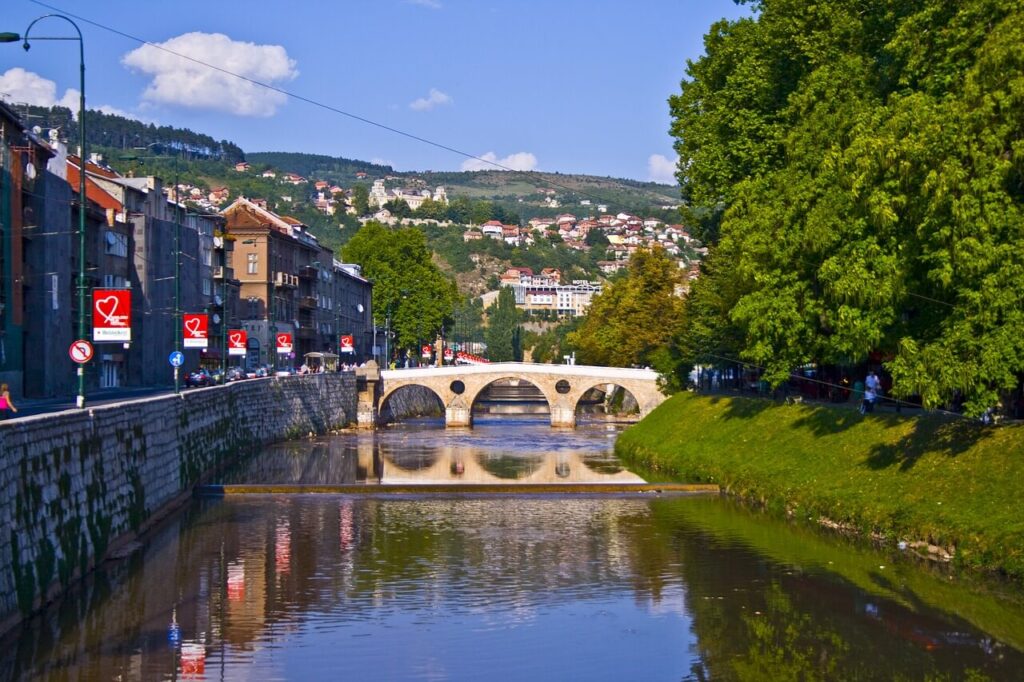 Σαράγεβο, ένα σταυροδρόμι πολιτισμών για ανήσυχους ταξιδιώτες