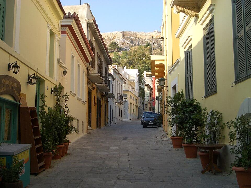 Δρομάκια στην Πλάκα