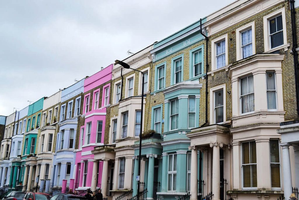 Πολύχρωμα σπίτια στο Notting Hill