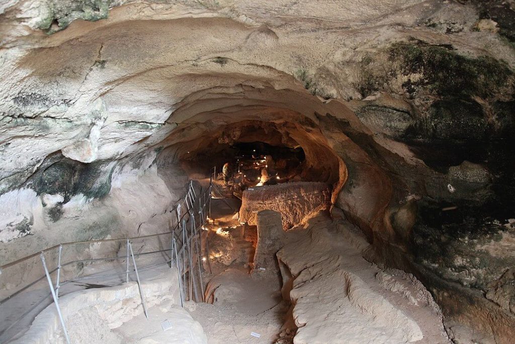 Η είσοδος της σπηλιάς Għar Dalam