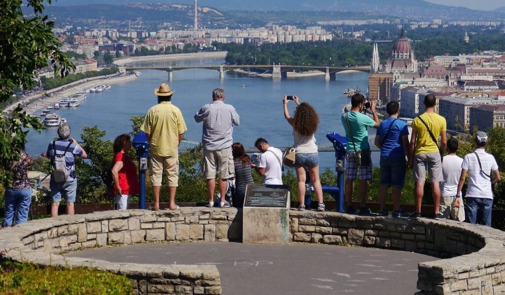τουρίστες στη Βουδαπέστη