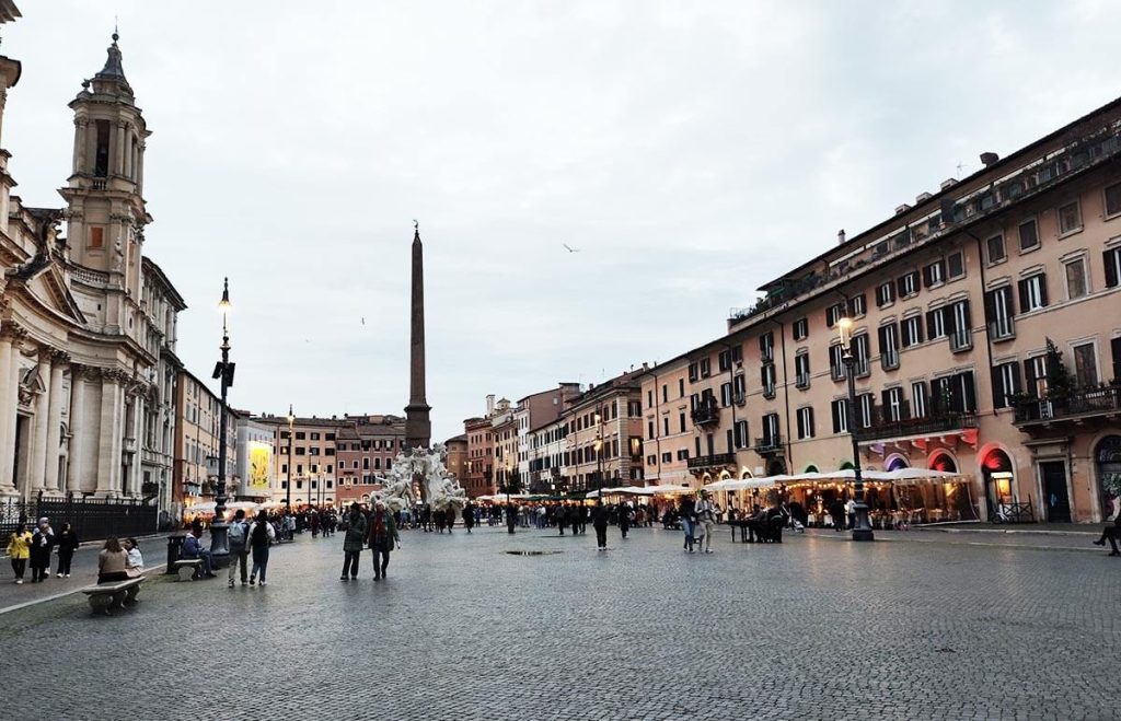 Πιάτσα Ναβόνα