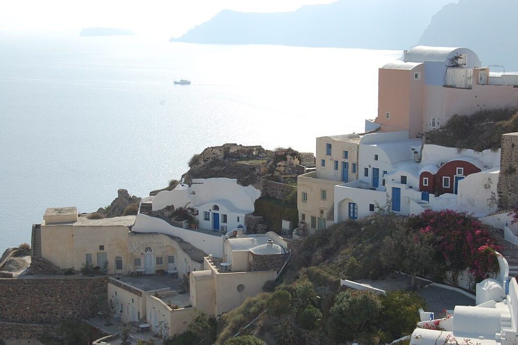 Υπόσκαφο σπίτι, Σαντορίνη
