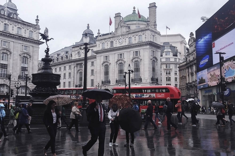 Λονδίνο με βροχή