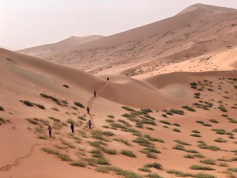 Διασχίζοντας την ερημιά του Άδειου Τετράπλευρου: μια σίγουρα απαιτητική και επίπονη διαδικασία (φωτ. Facebook/Crossing The Empty Quarter)