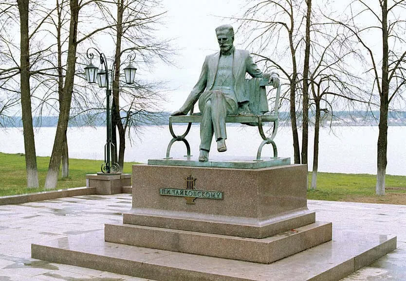 Το άγαλμα του Τσαϊκόφσκι στη γενέτειρά του Votkinsk.