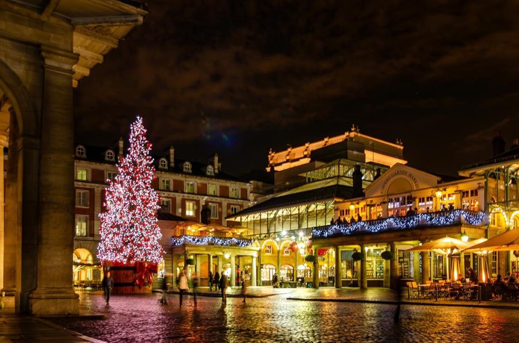 Έξω από το Covent Garden τα Χριστούγεννα