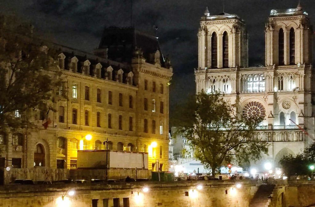 Παναγία των Παρισίων (Notre Dame)