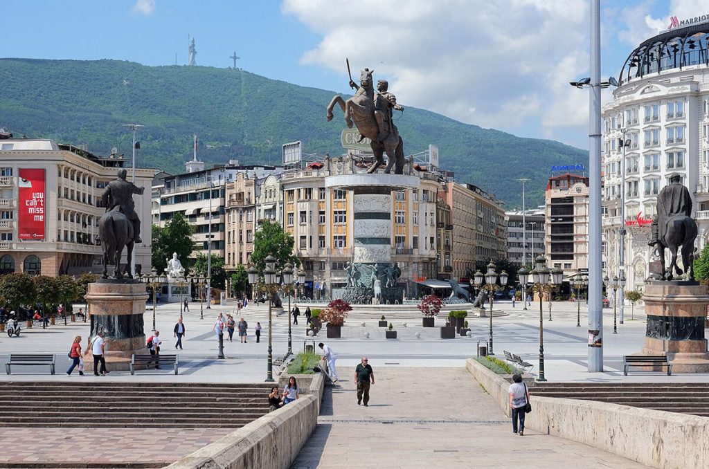 Η Πλατεία Βόρειας Μακεδονίας με το άγαλμα του Μεγάλου Αλεξάνδρου