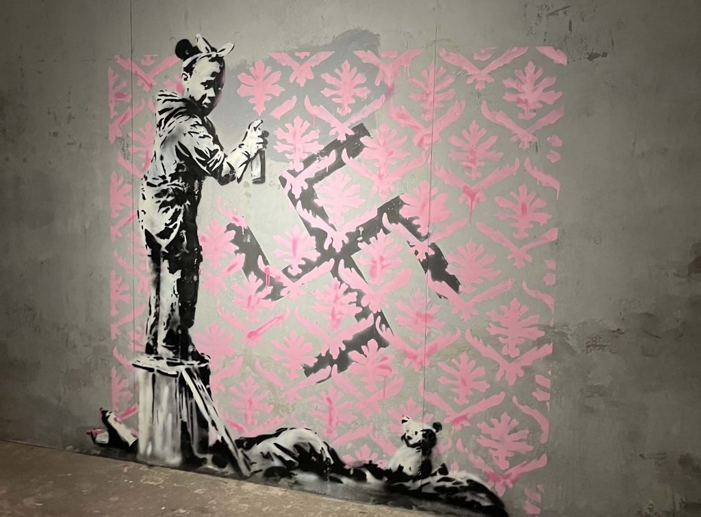 Έργο του Banksy στην έκθεση