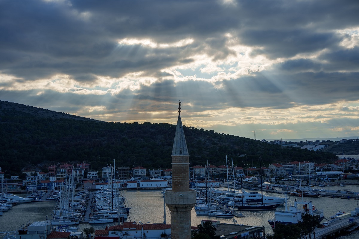 pou-na-meinw-ston-cesme