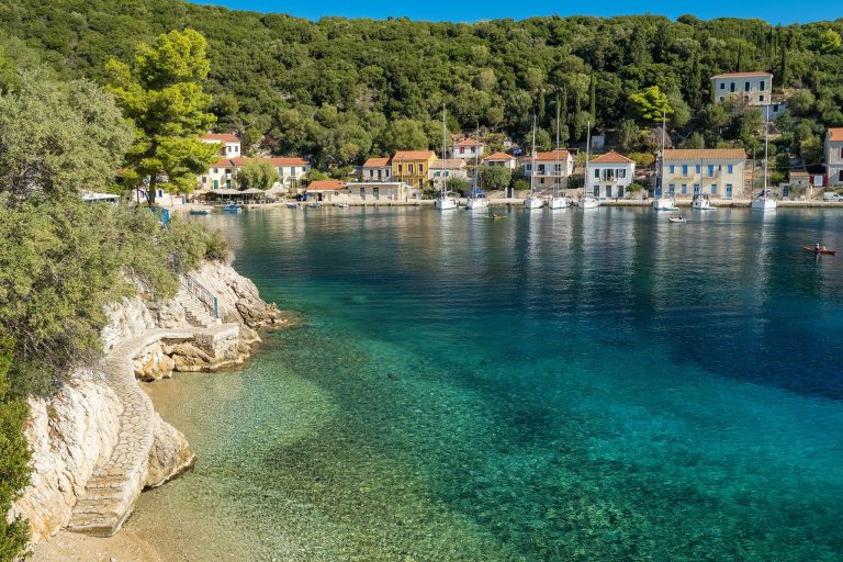 5 οικονομικά νησιά για ζευγάρια - Ρομαντικές και φθηνές διακοπές στην Ελλάδα