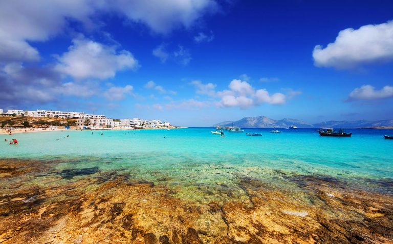 Σε ποιο νησί να πάω διακοπές μόνη μου;