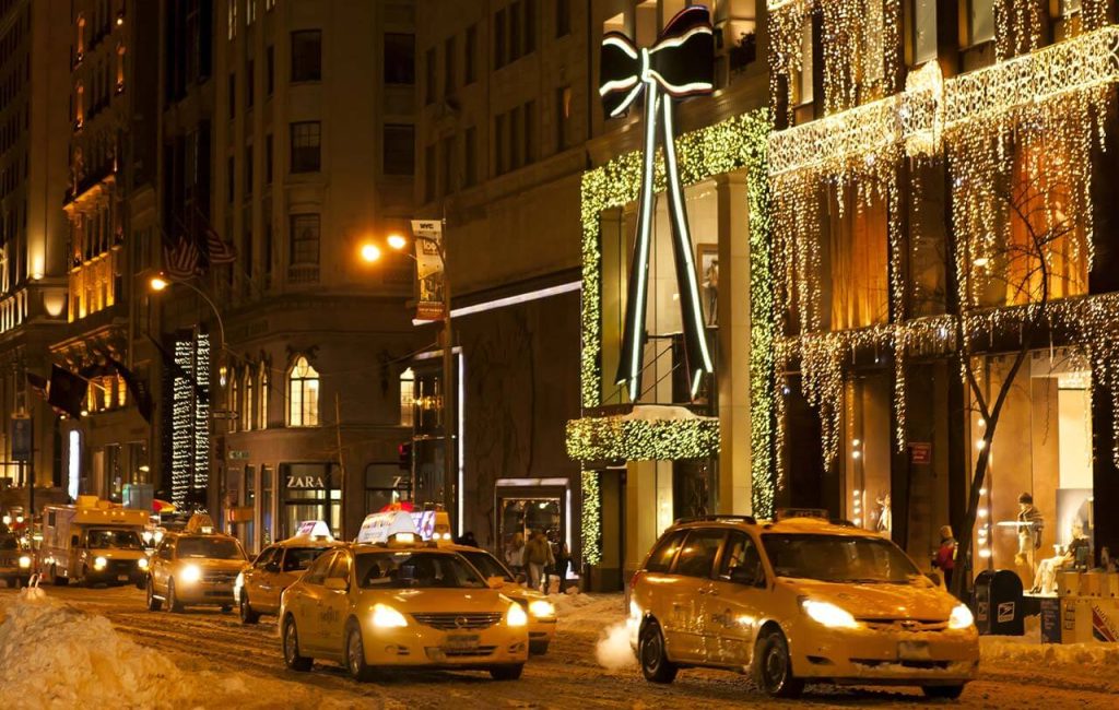 Ο δρόμος Fifth Avenue την περίοδο των Χριστουγέννων