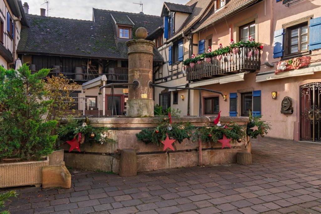 Το χωριό Eguisheim τα Χριστούγεννα