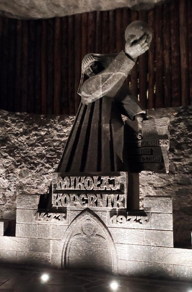Άγαλμα του Κοπέρνικου από αλάτι