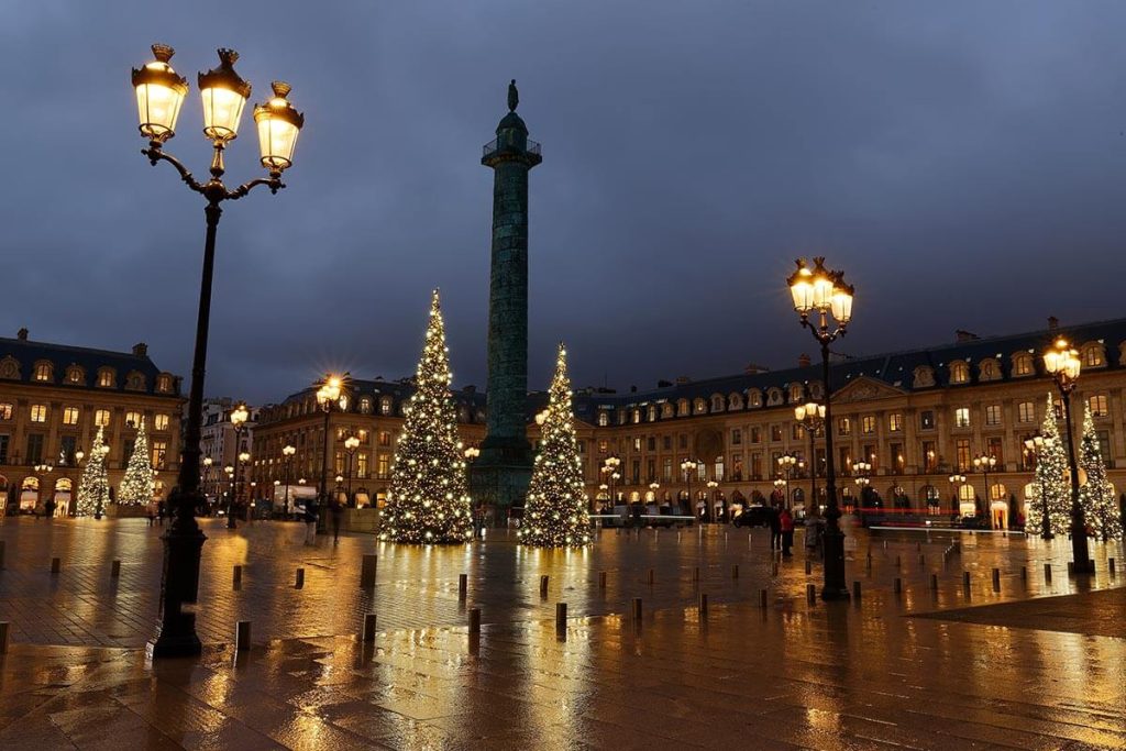 Η Place Vendome στολισμένη για τα Χριστούγεννα