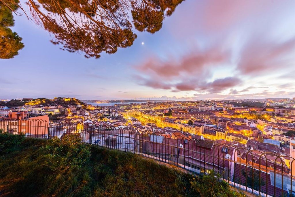 Η θέα από το Miradouro da Senhora do Monte