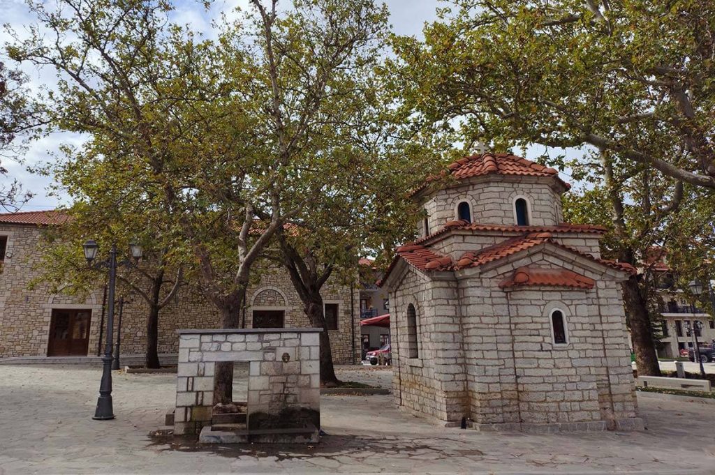 Η κεντρική πλατεία Καλαβρύτων