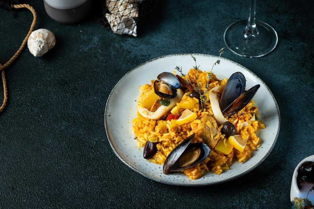 Paella με θαλασσινά