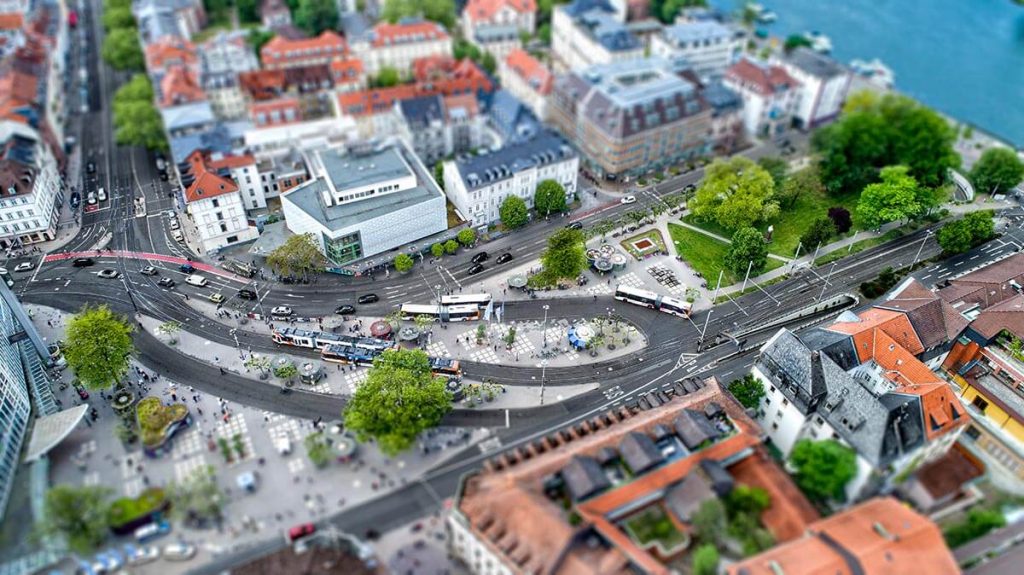Η πλατεία Bismarckplatz που ξεκινάει η γειτονιά Bergheim