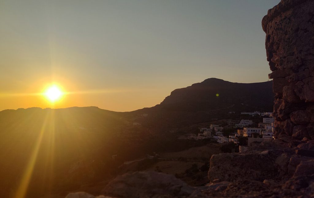 Το ηλιοβασίλεμα από το Κάστρο των Κυθήρων
