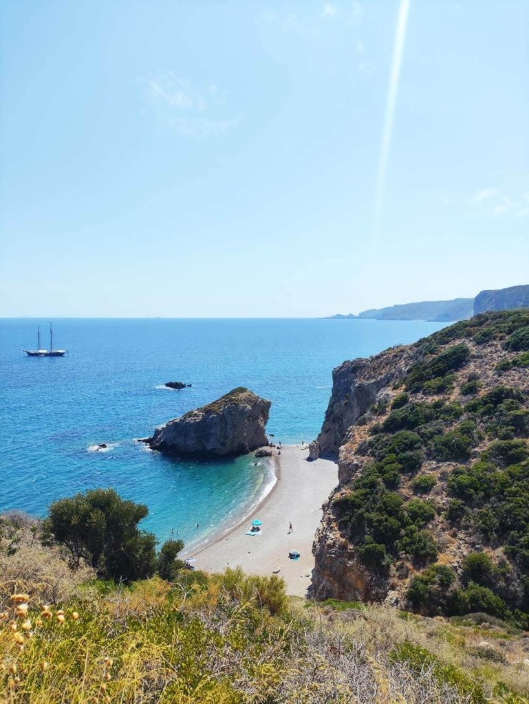 Η παραλία Καλαδί από ψηλά