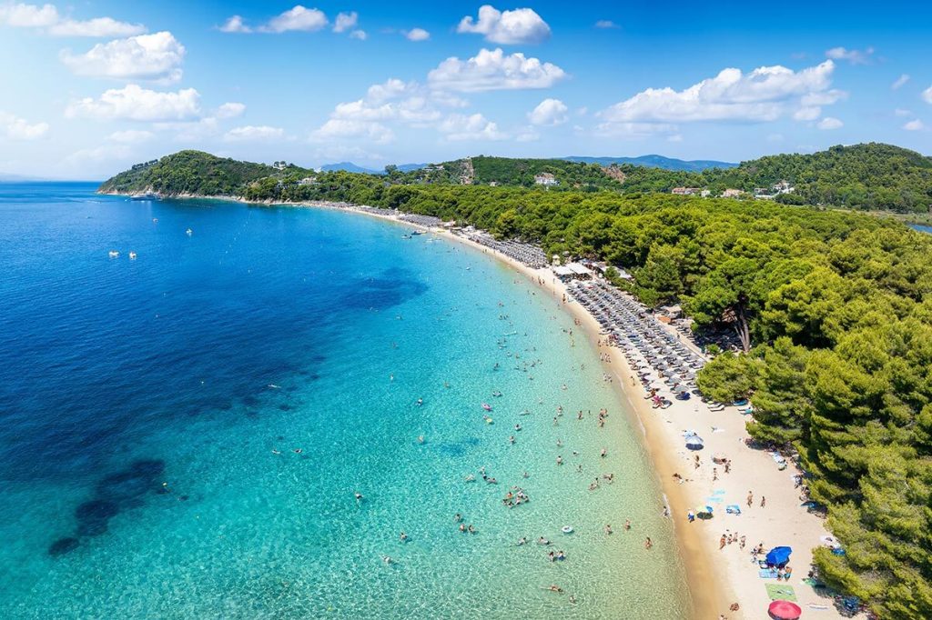 Παραλία Κουκουναριές, Σκιάθος