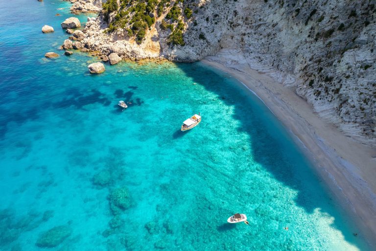 Ιθάκη: 10 παραλίες με τιρκουάζ νερά που αξίζει να ανακαλύψεις