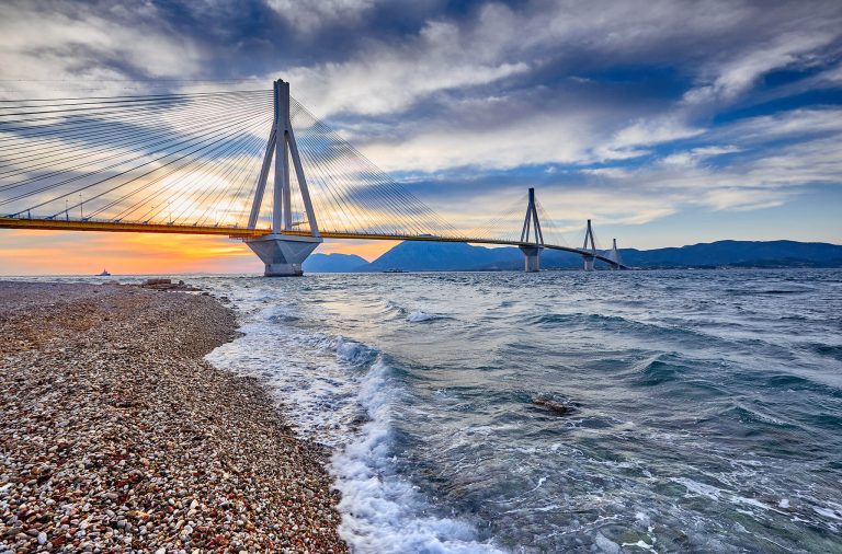 8 παραλίες κοντά στην Πάτρα: από τον Άγιο Βασίλειο μέχρι την Καλογριά