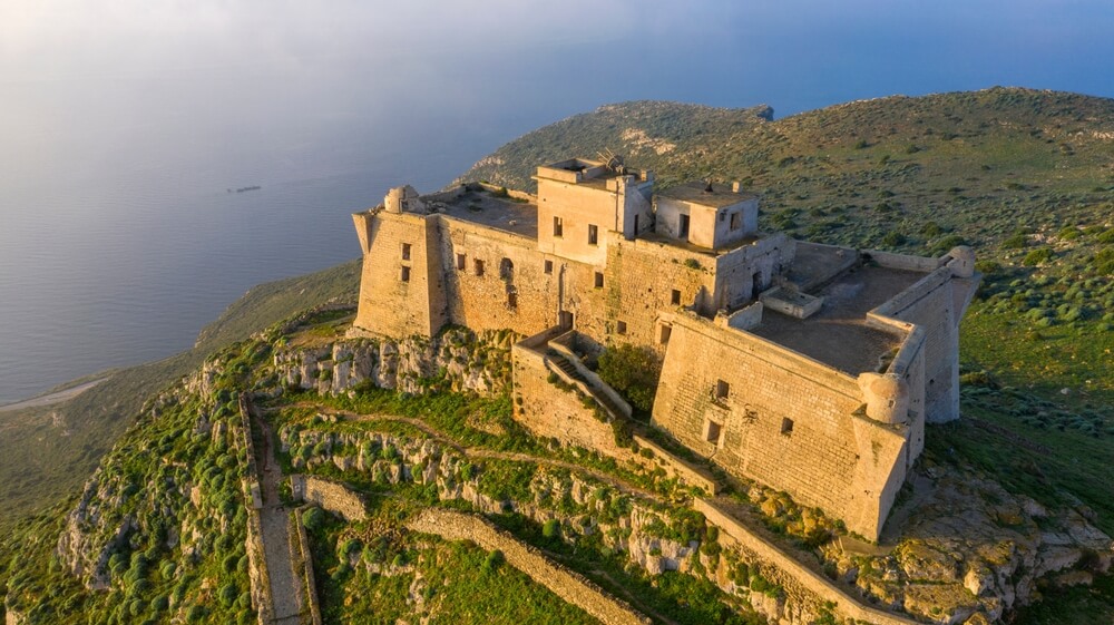 Κάστρο της Santa Caterina στο νησί της Φαβινιάνα