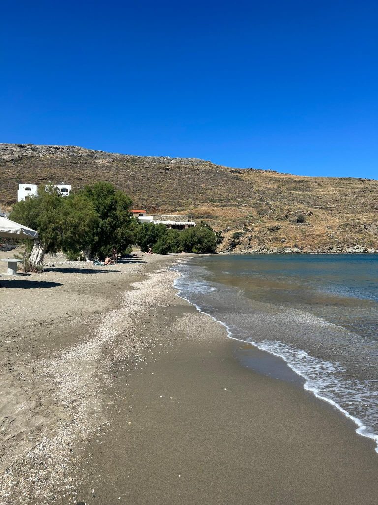 Παραλία Λεύκες (φώτο: Παντελής Κάκαρης)