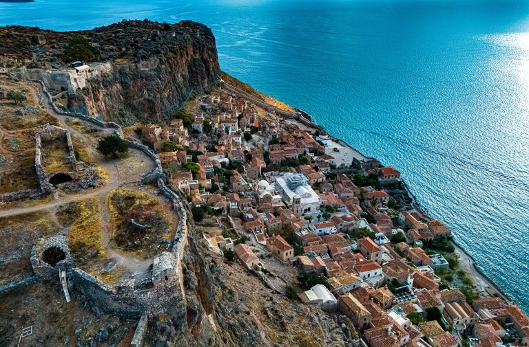 6 φθινοπωρινοί προορισμοί στην Πελοπόννησο που αξίζει να επισκεφθείτε