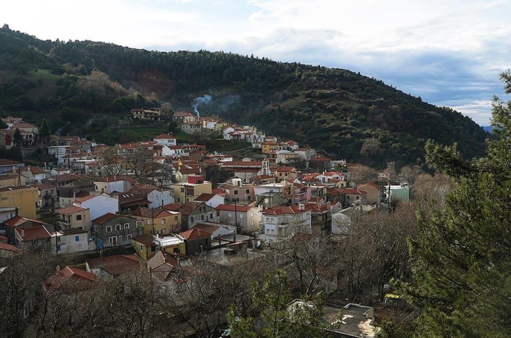 Στενή Δίρφυος