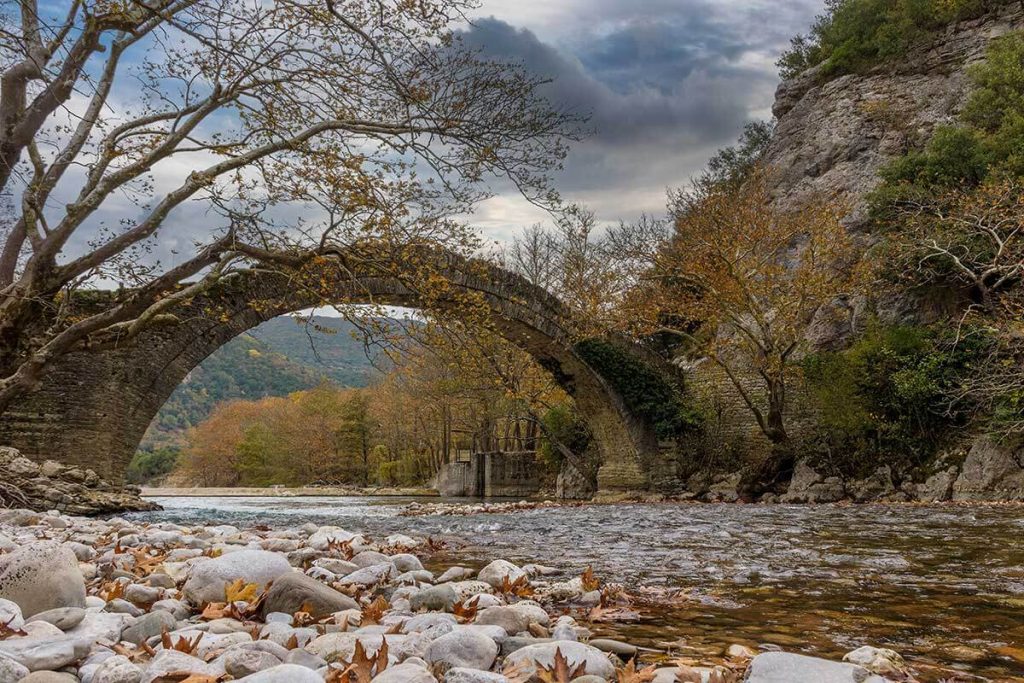 Η Γέφυρα της Κλειδωνιάς και ο Βοϊδομάτης
