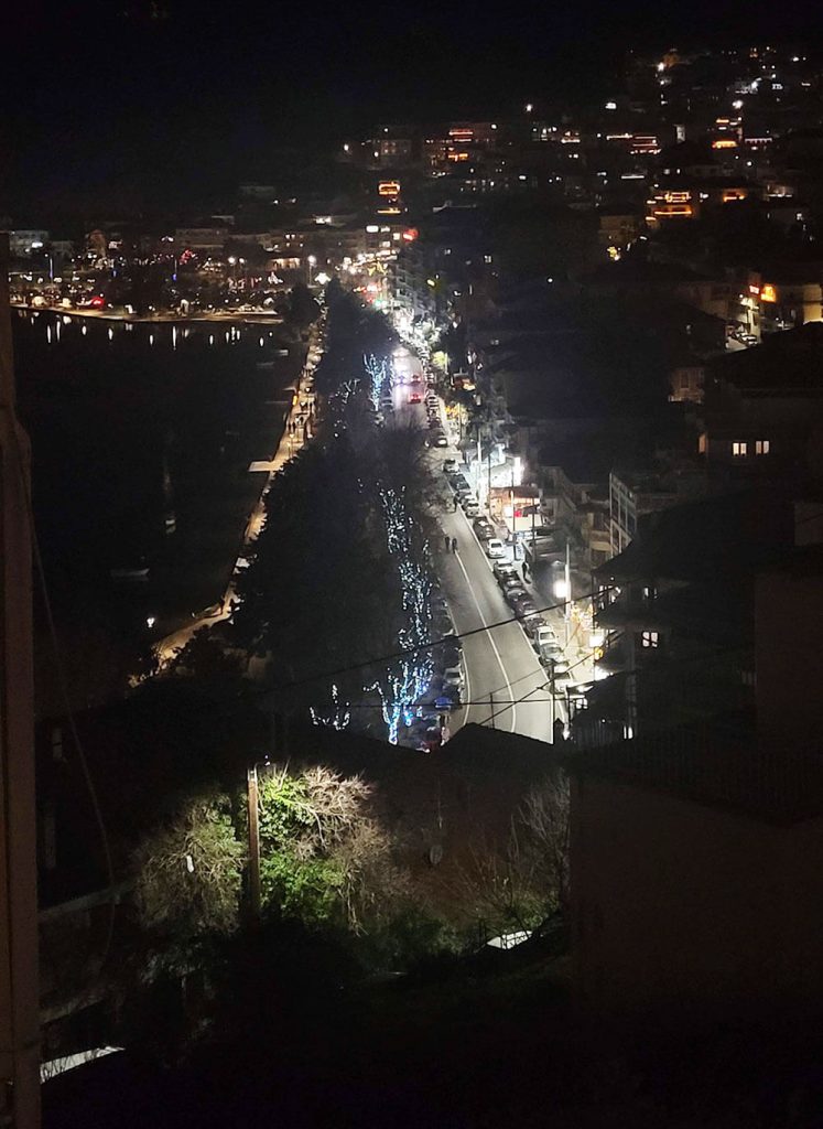 Η Καστοριά με τα φώτα των Χριστουγέννων